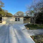Cheerful Home Minutes From The Airport And Raymond James Stadium!