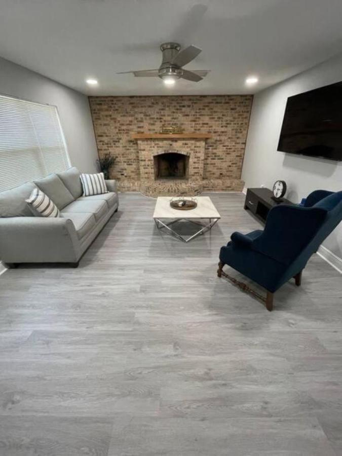 Holiday home Cheerful Minutes From The Airport And Raymond James Stadium! Tampa