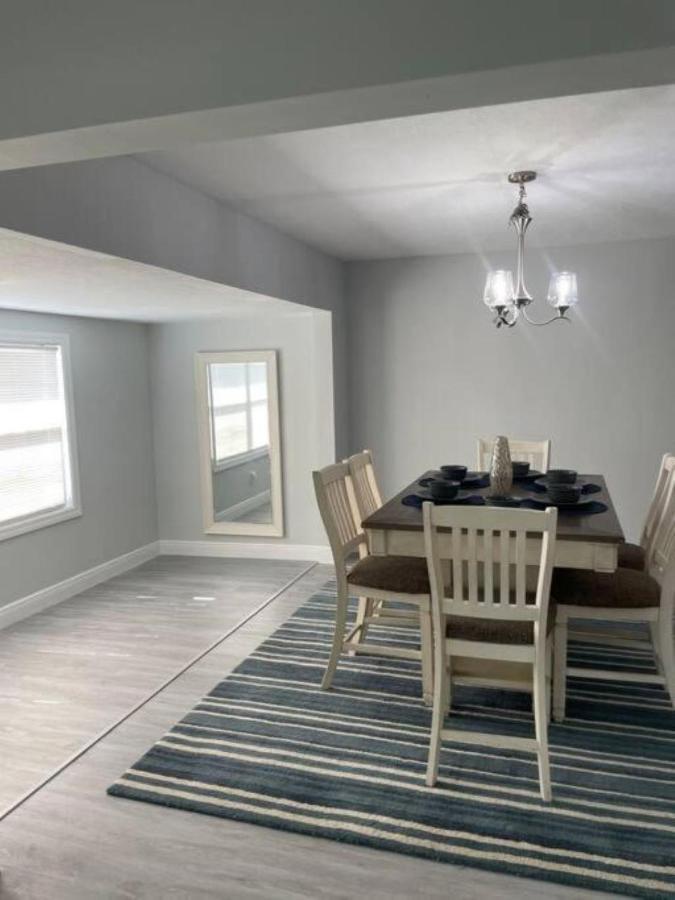 Cheerful Minutes From The Airport And Raymond James Stadium! Holiday home