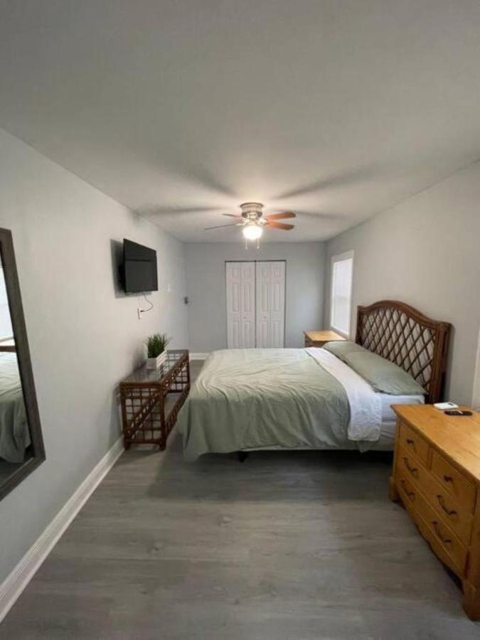 Cheerful Minutes From The Airport And Raymond James Stadium! Holiday home *