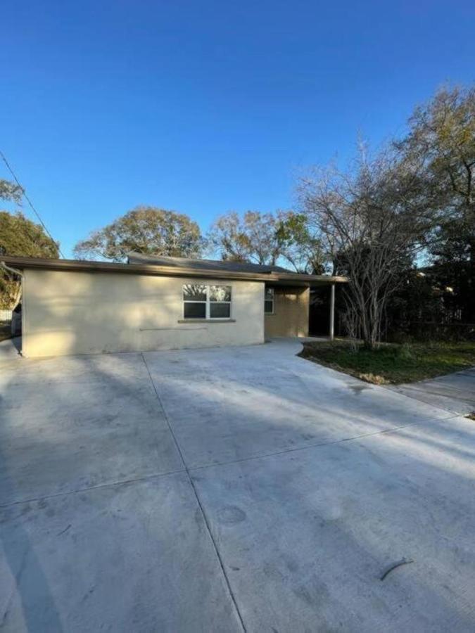 Holiday home Cheerful Minutes From The Airport And Raymond James Stadium! *