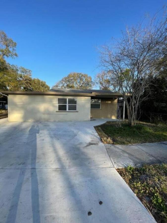 Holiday home Cheerful Minutes From The Airport And Raymond James Stadium!