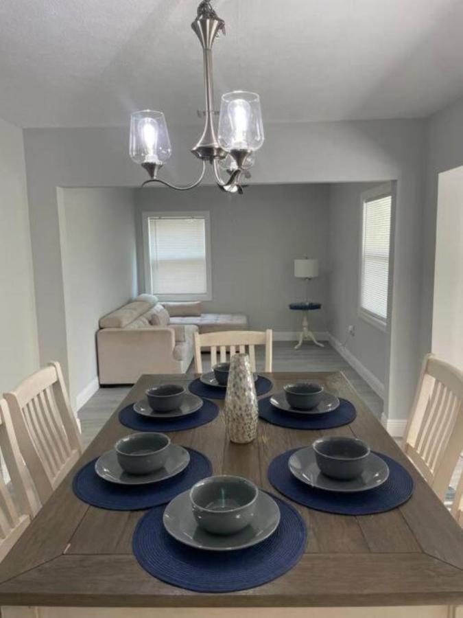 Holiday home Cheerful Minutes From The Airport And Raymond James Stadium! Tampa